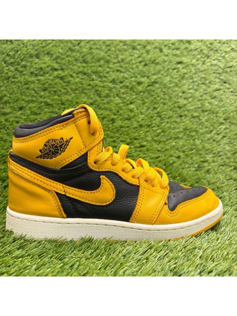 Nike Air Jordan 1 Retro High OG Boys Size 5Y Yellow Basketball Shoes Sneakers